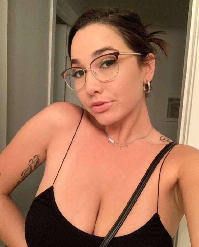 Yoo I’m Down for Meet & Fuck😻,LOOKING FOR A NICE COCK TO ****SERVICE😈& Deep Throat❤️text My Number: 👅only if you need my serV - Image 2